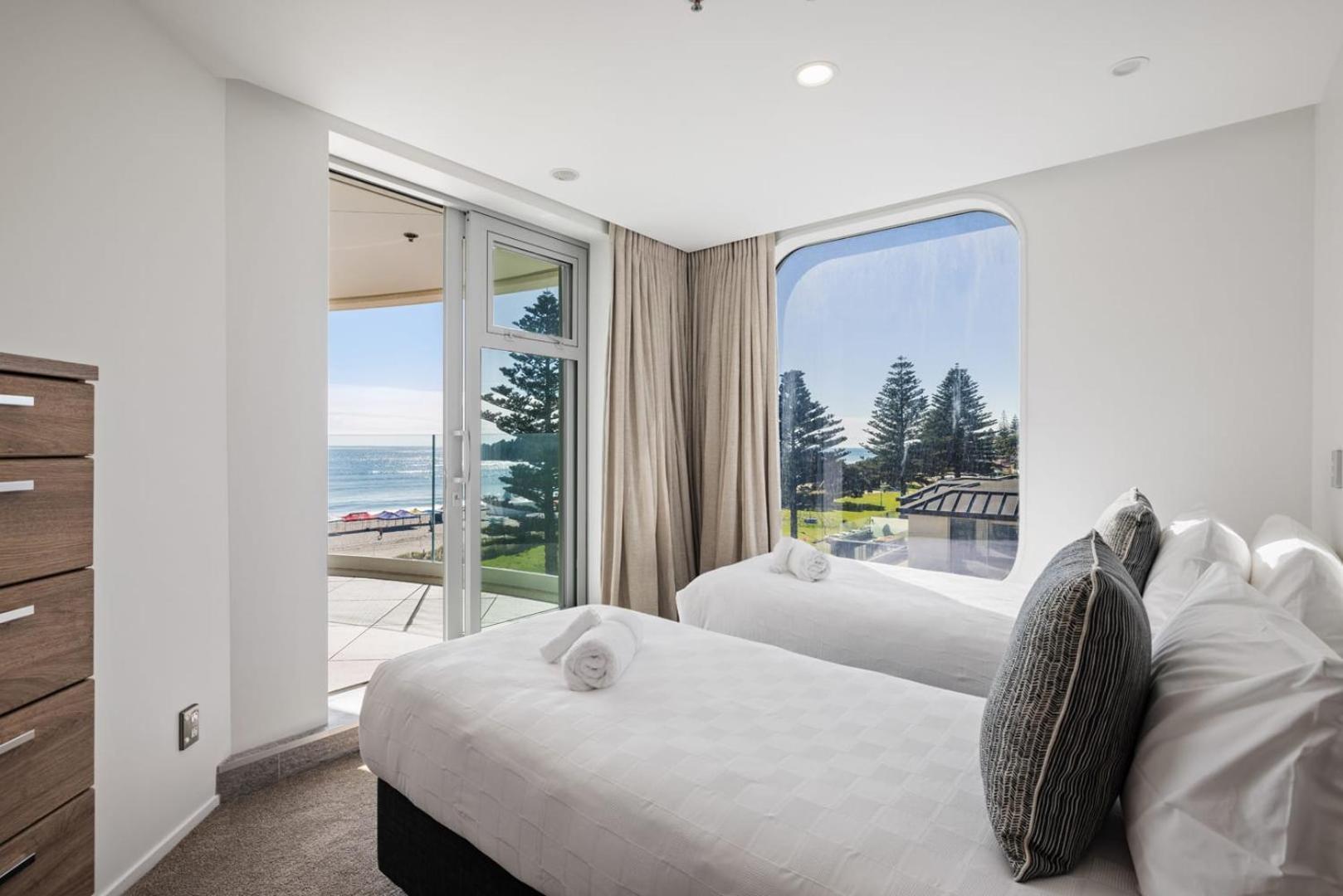 מאונט מאונגאנוי Oceanside Bliss - Absolute Beachfront - Uninterrupted Ocean Views With Pool מראה חיצוני תמונה