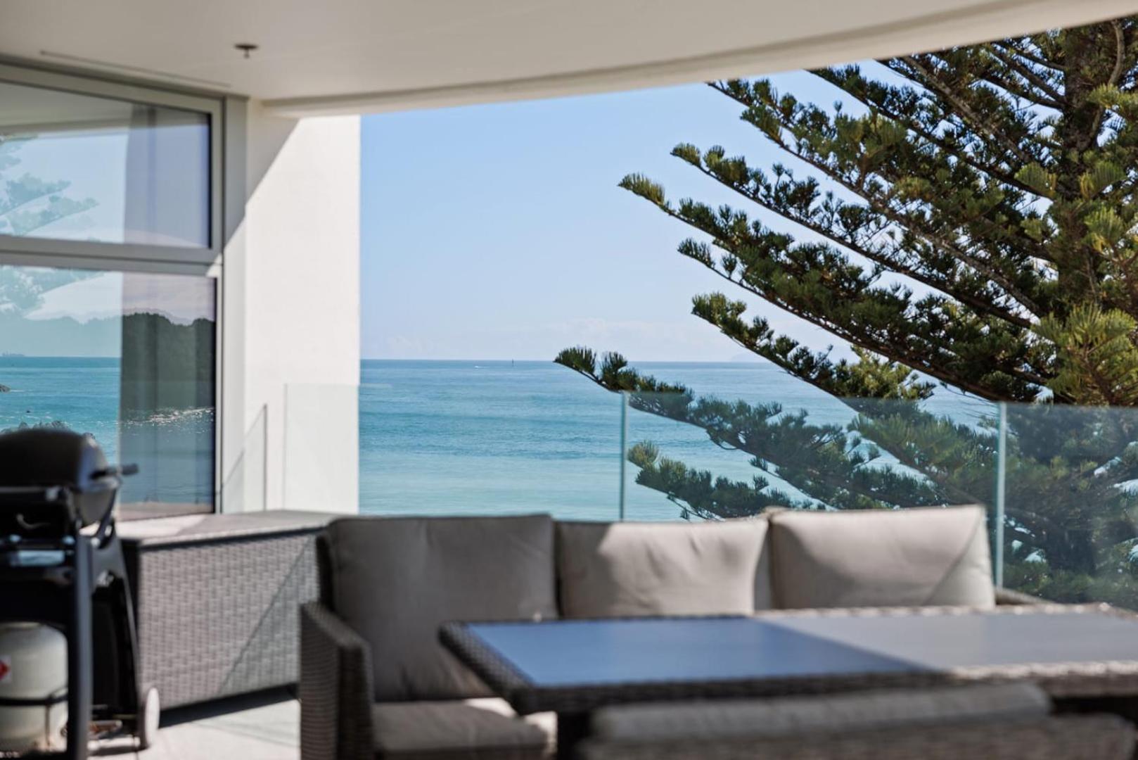 מאונט מאונגאנוי Oceanside Bliss - Absolute Beachfront - Uninterrupted Ocean Views With Pool מראה חיצוני תמונה