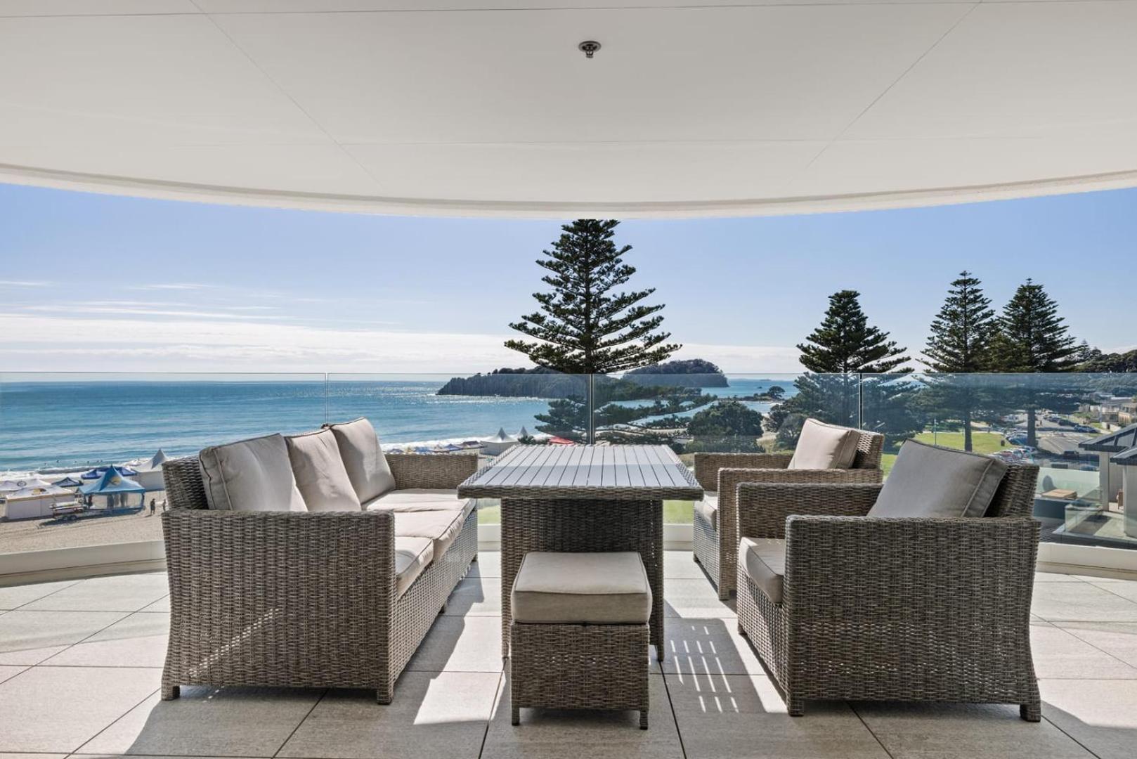 מאונט מאונגאנוי Oceanside Bliss - Absolute Beachfront - Uninterrupted Ocean Views With Pool מראה חיצוני תמונה