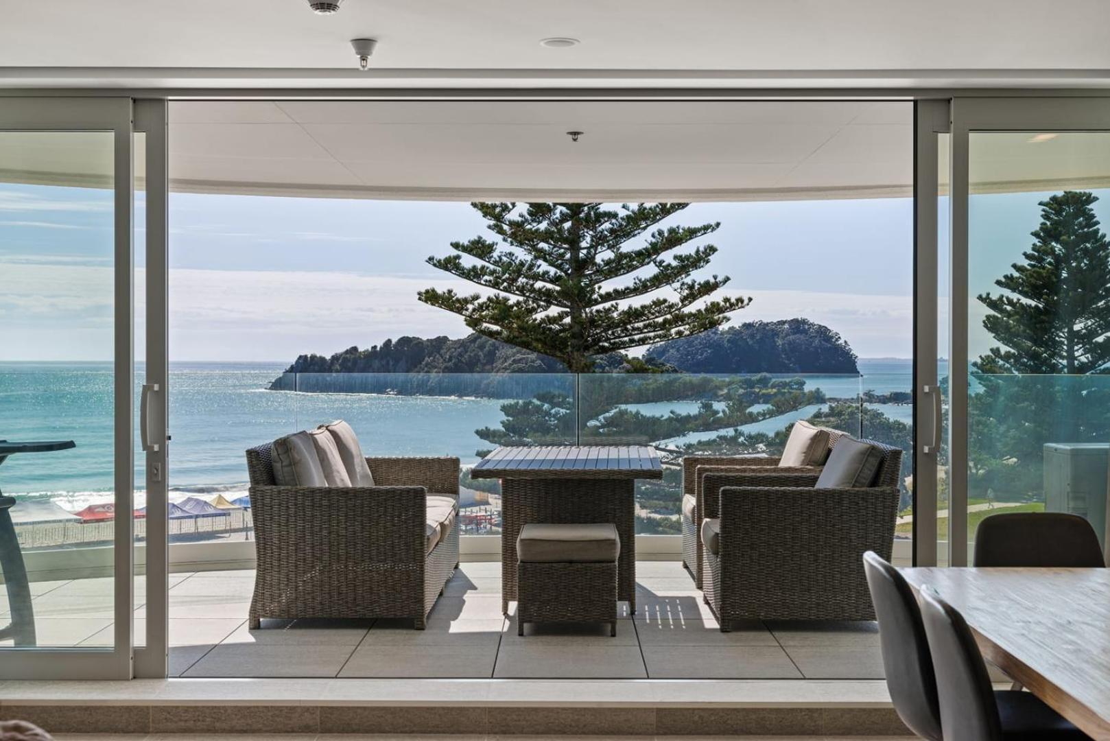 מאונט מאונגאנוי Oceanside Bliss - Absolute Beachfront - Uninterrupted Ocean Views With Pool מראה חיצוני תמונה